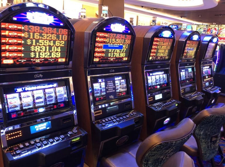 q222 Live Dealer Baccarat Poker မြန်မာ ကစားသူများ